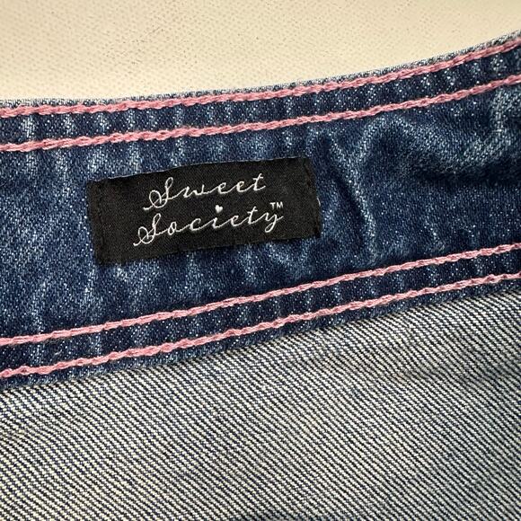 Vintage Y2K Pleated Denim Mini Skirt with Heart Pockets Size Medium - Picture 4 of 8